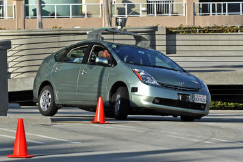 1024px-Jurvetson_Google_driverless_car_trimmed.jpg