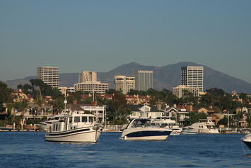 1024px-Newport_Center_Skyline_and_Santa_Ana_Mountains.jpg