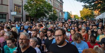 1200px-Vigil_for_Shooting_Victims,_Dayton_(OH)05-(1b)_(48464805991).jpg 1200px-Vigil_for_Shooting_Victims,_Dayton_(OH)05-(1b)_(48464805991).jpg