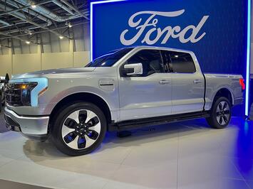 2023_Ford_F-150_Lightning.jpg 2023_Ford_F-150_Lightning.jpg