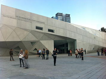 800px-PikiWiki_Israel_15282_Tel_Aviv_Museum_of_Art.jpg