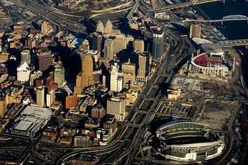 Downtown_cincinnati_2010_kdh.jpg