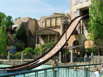 Escape_from_Pompeii_Busch_Gardens_Williamsburg.jpg