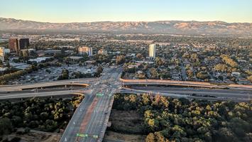 Taylor_Street_single-point_urban_interchange_on_CA-87.jpg