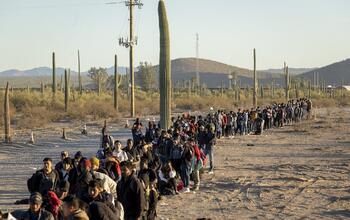 migrants-on-foot.jpg
